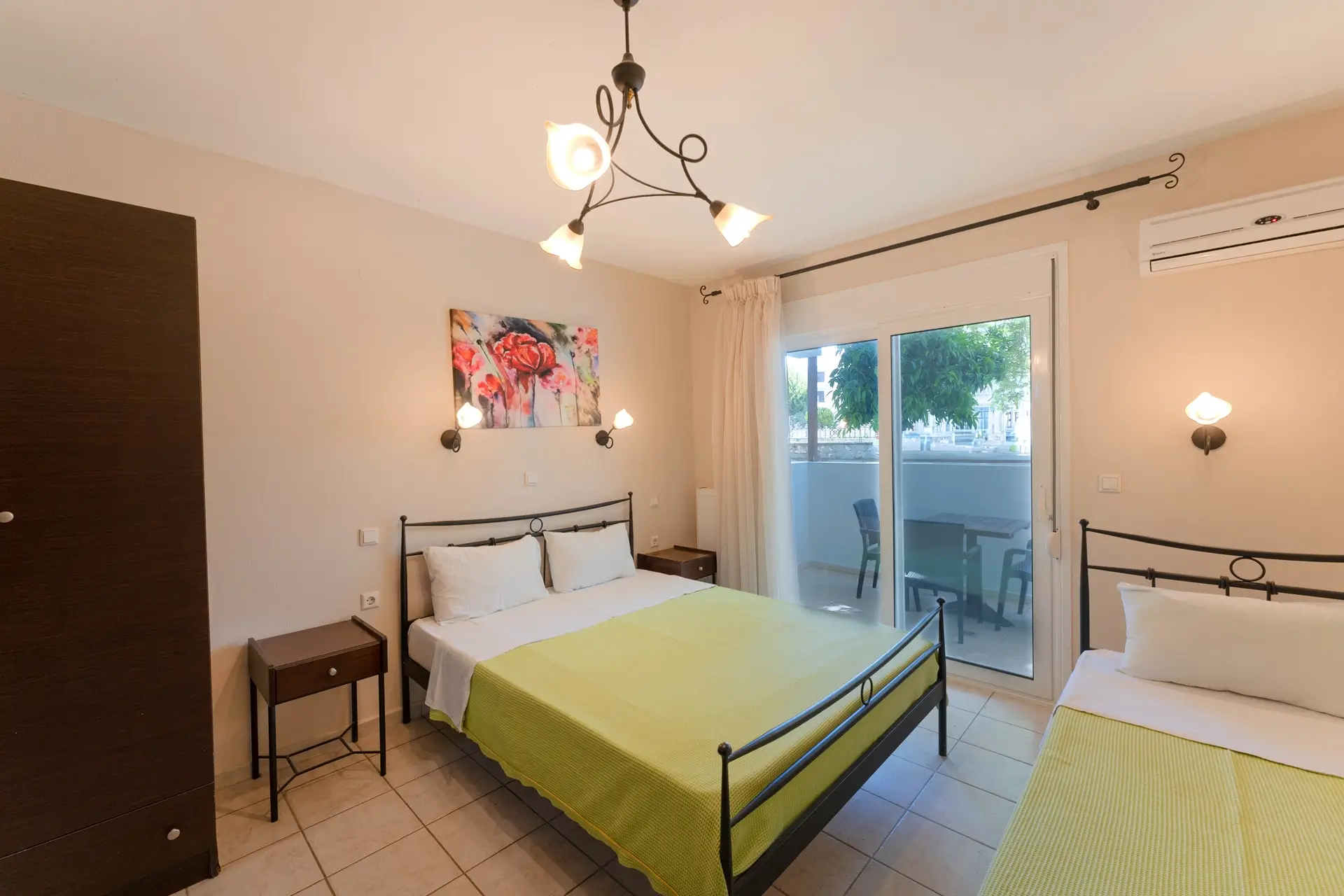 Economy Room