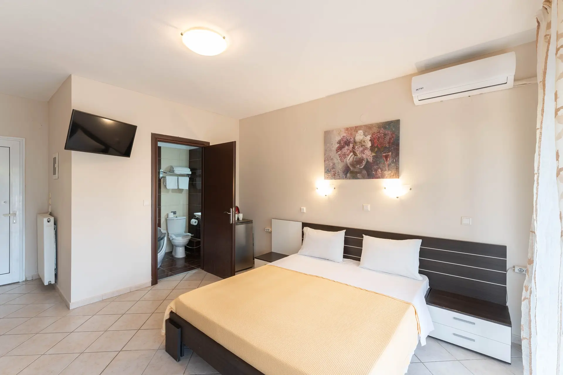 Superior Room with Private Jacuzzi